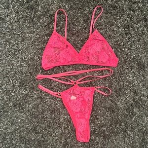 Hot pink lace lingerie set 💕✨ new